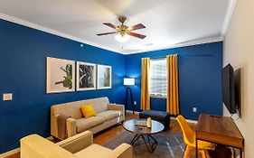 Trendy Place To Stay In Downtown Next To Convention Center